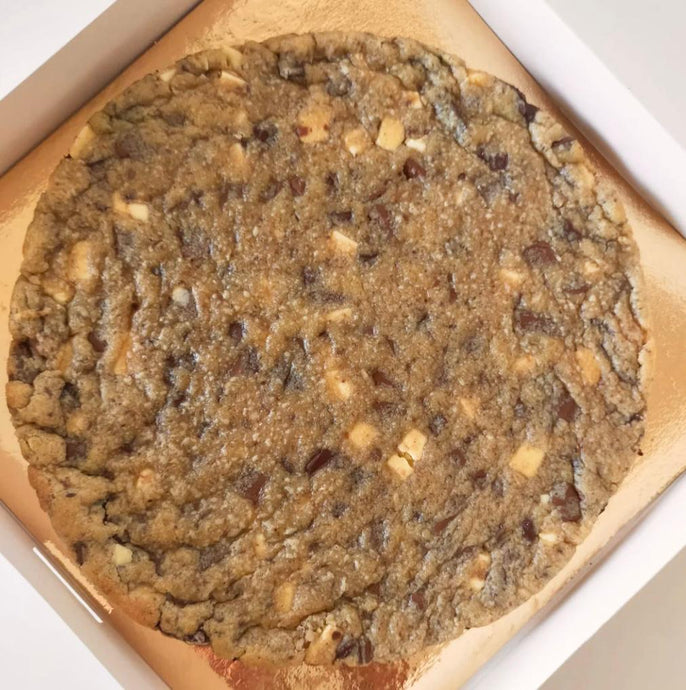 Big Cookie Soft Saveur Trio Aux trois pépites de chocolat noir, blanc et lait